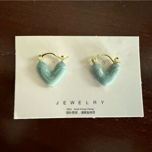 NWOT Tortoise heart earrings